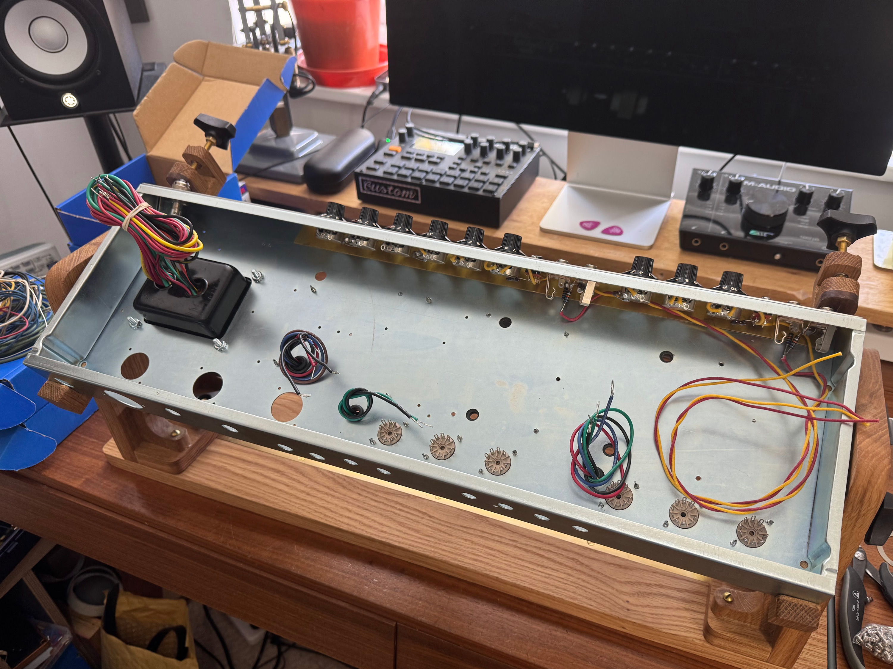 '64 Vibroverb Build Process